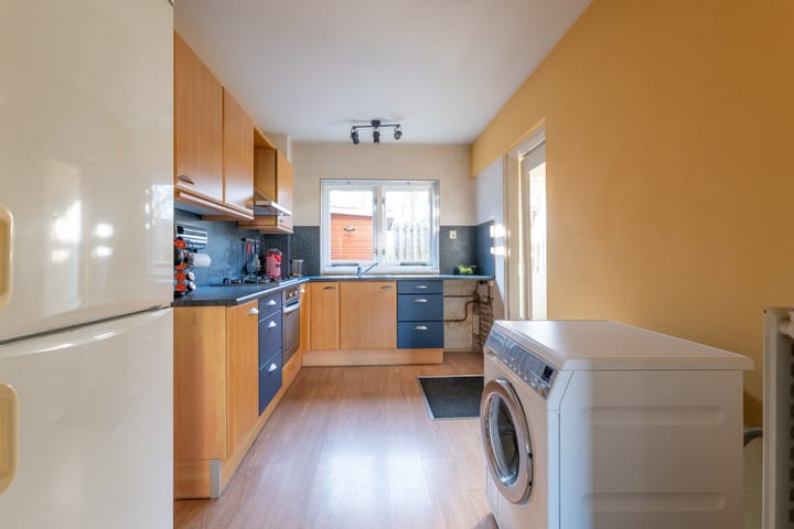 Photo 12 of Azaleastraat 11