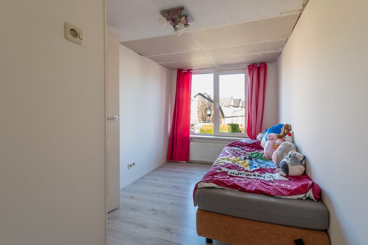 Photo 24 of Azaleastraat 11