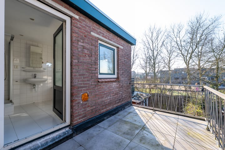 Photo 34 of Azaleastraat 11