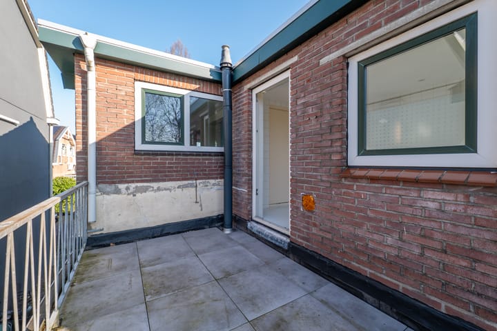 Photo 35 of Azaleastraat 11