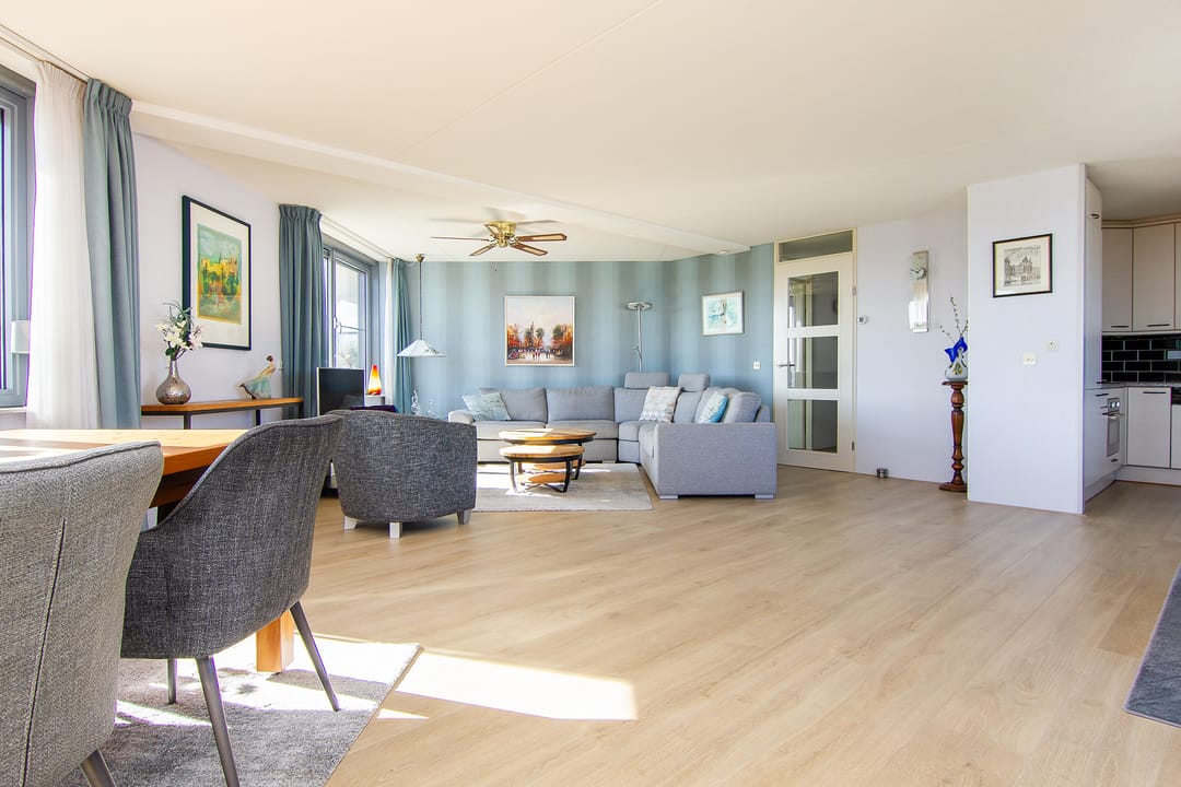 Foto 11 van Maan Bastion 460