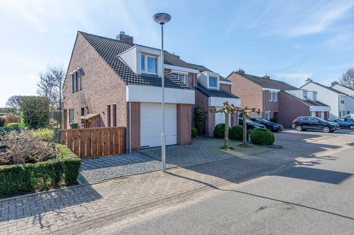 Foto 1 van Burgemeester Van Laarstraat 19