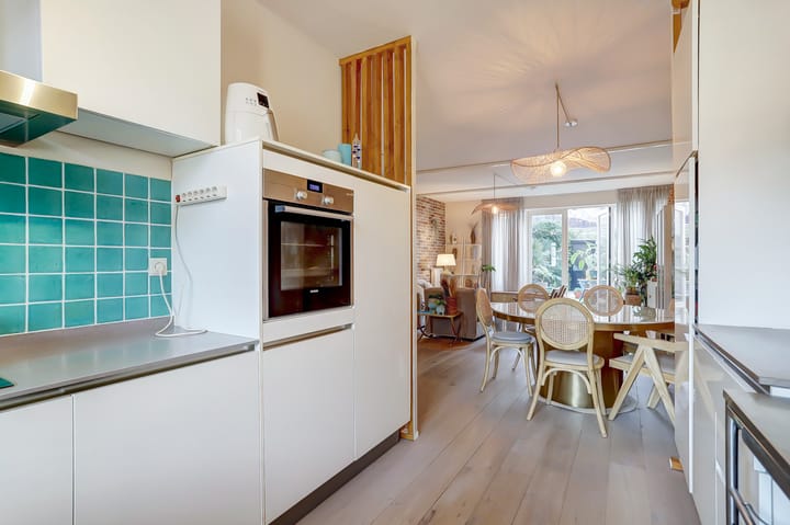 Photo 17 of Oosterlaanstraat 1