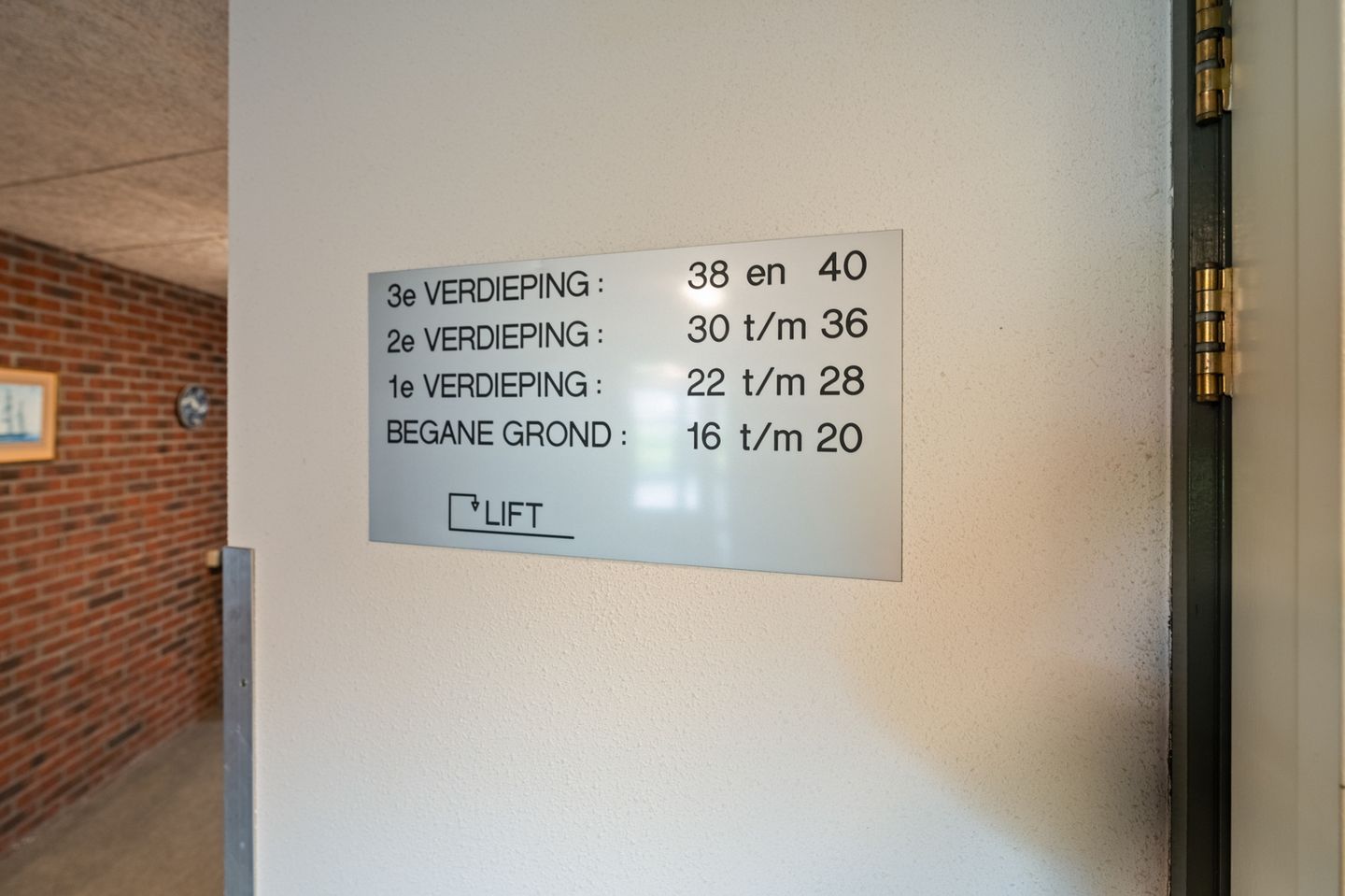 Photo 10 of Meester Kroezestraat 36