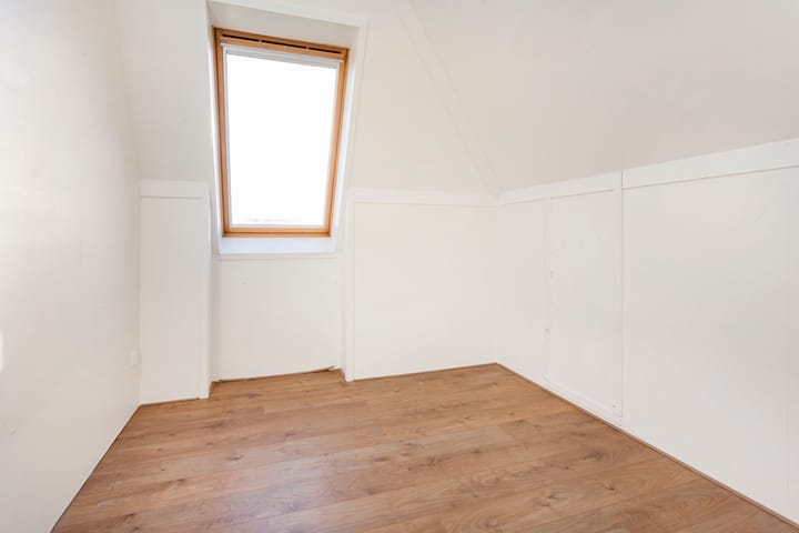 Foto 26 van Leilat 83