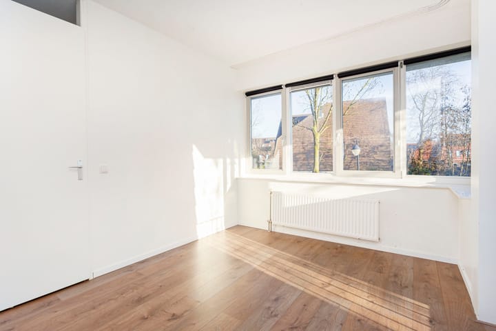 Foto 16 van Leilat 83