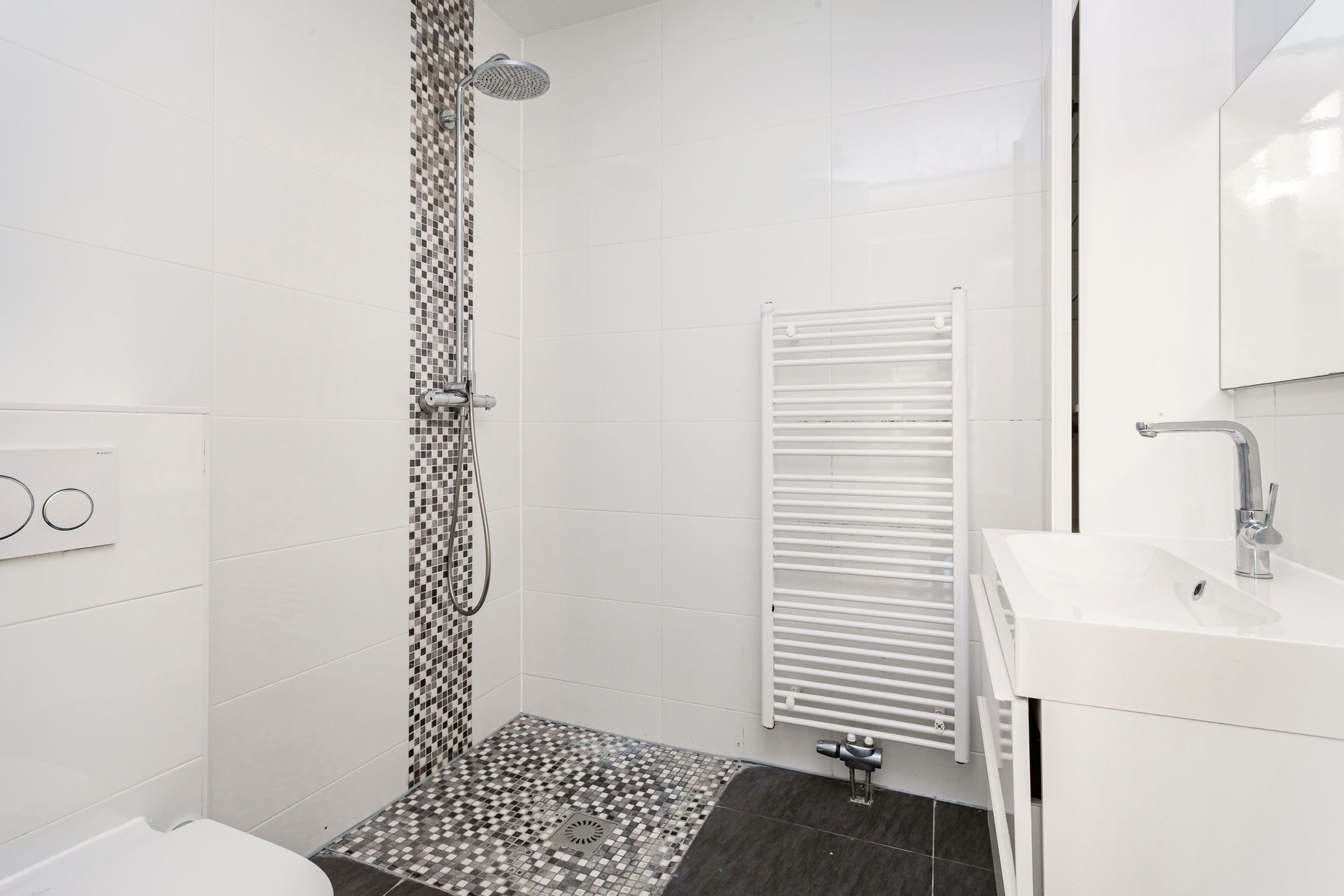 Foto 21 van Leilat 83