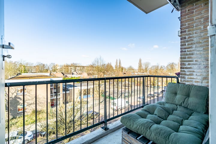 Photo 3 of Bachstraat 560