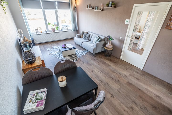 Photo 8 of Bachstraat 560