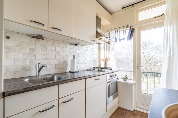 Photo 15 of Bachstraat 560