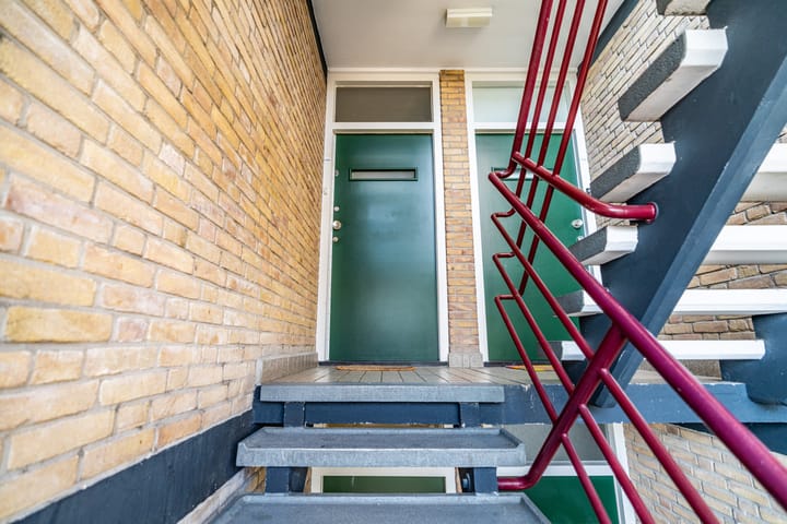 Photo 27 of Bachstraat 560