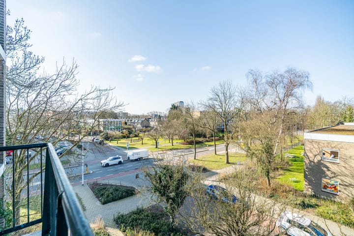 Photo 33 of Bachstraat 560