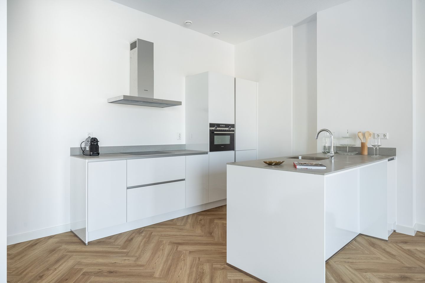 Photo 14 of Van Godewijckstraat 15-P