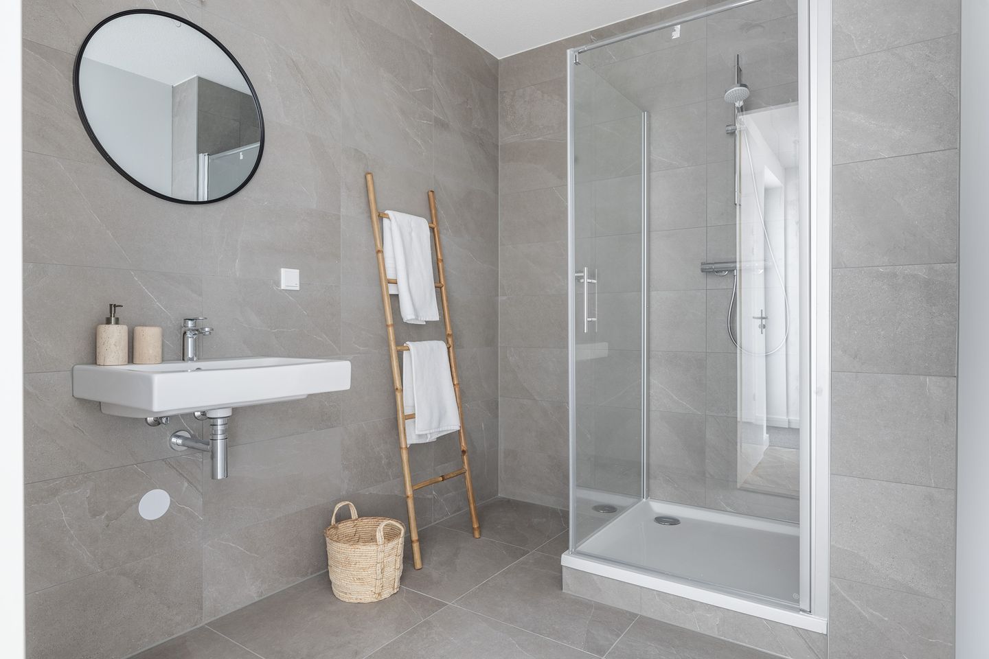 Photo 19 of Van Godewijckstraat 15-P