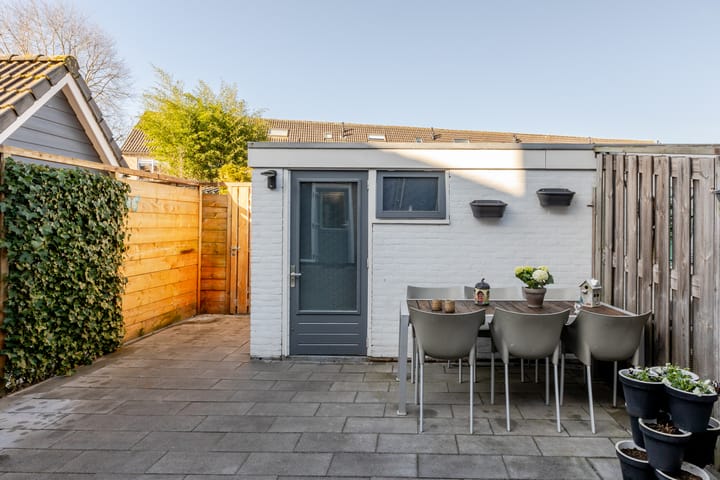 Foto 41 van Leeuwerikstraat 24