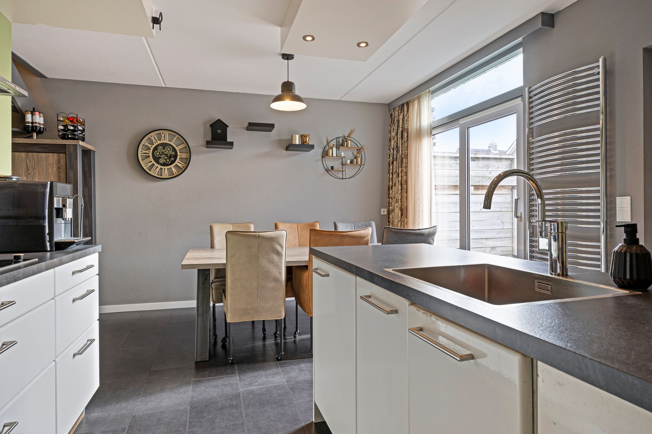 Foto 9 van Raadhuisstraat 32