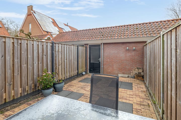 Foto 3 van Warmoezenierstraat 17