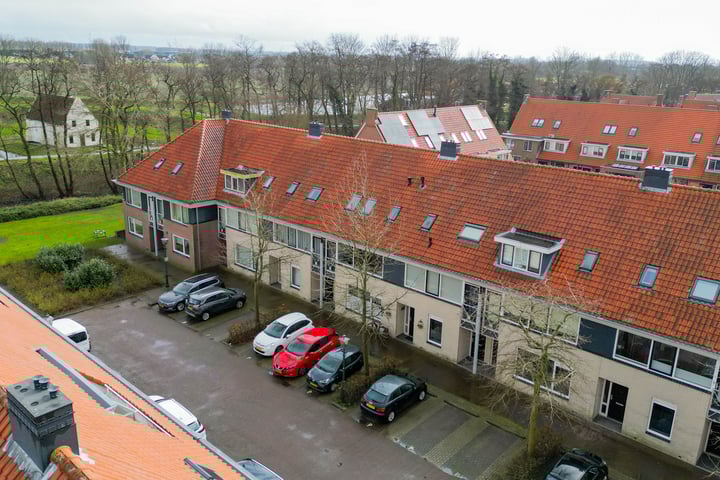 Foto 4 van Warmoezenierstraat 17