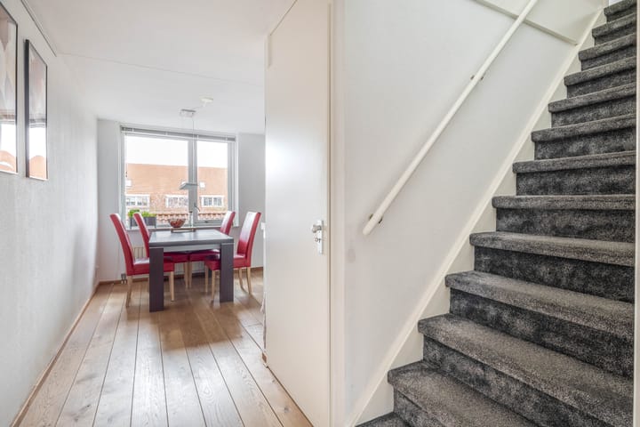 Foto 18 van Warmoezenierstraat 17