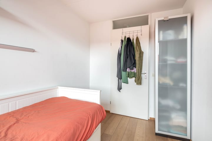 Foto 25 van Warmoezenierstraat 17