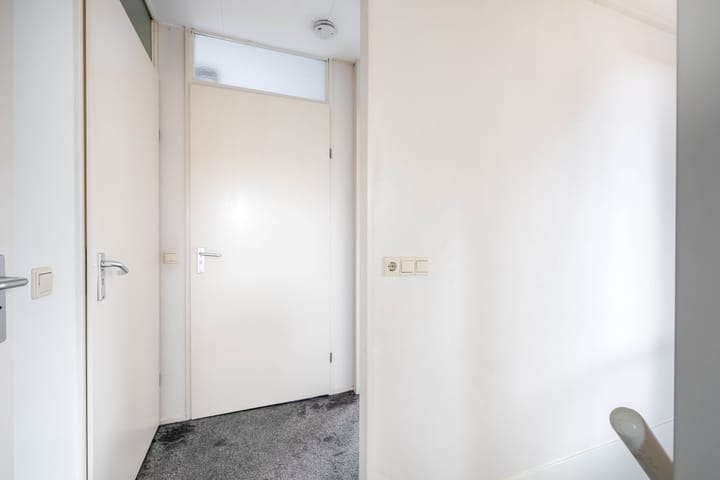 Foto 28 van Warmoezenierstraat 17