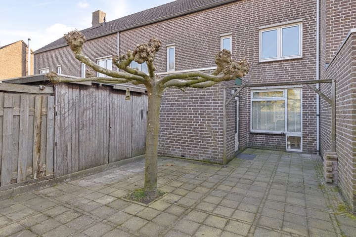 Foto 29 van Kamillestraat 7