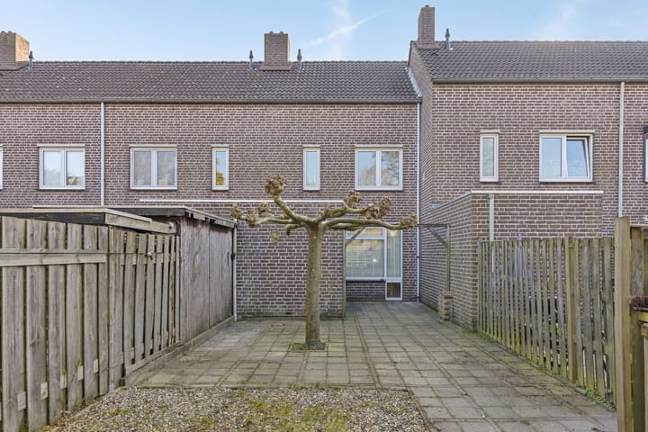 Foto 31 van Kamillestraat 7