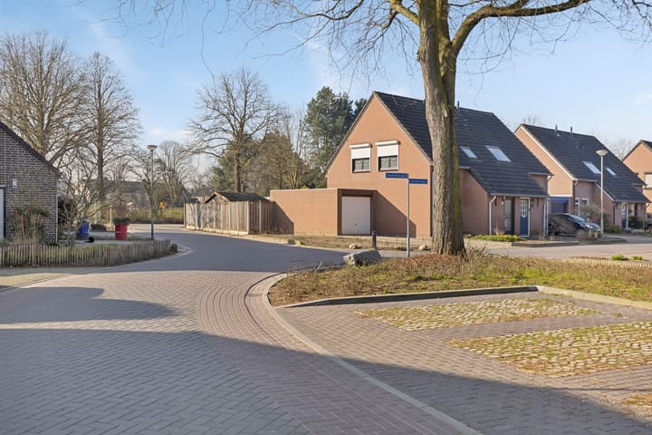 Foto 35 van Kamillestraat 7