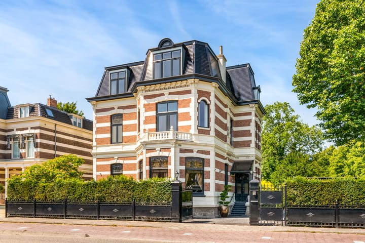 Spoorstraat 11