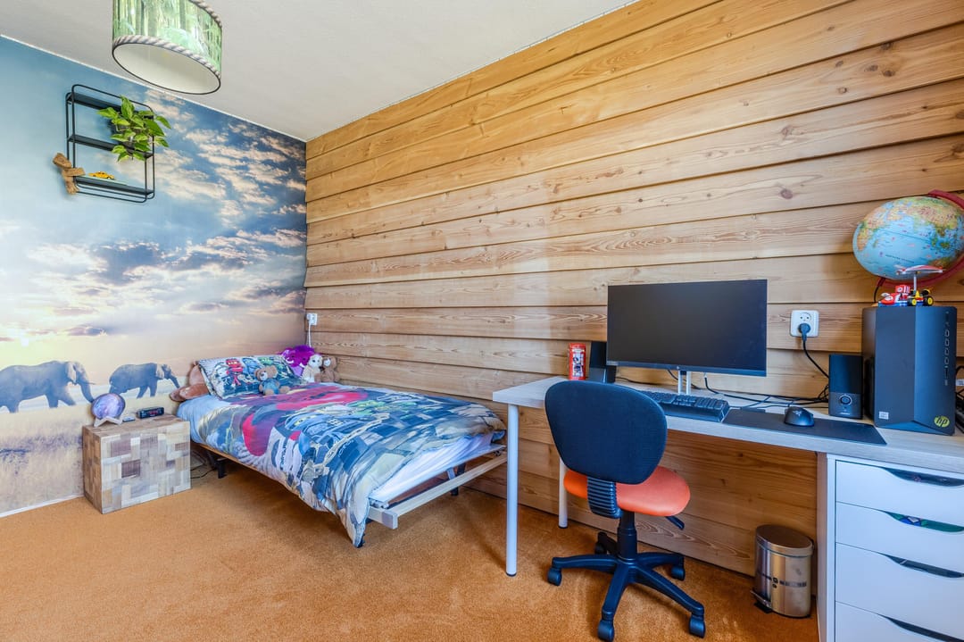 Photo 23 of Weidekruidveld 17