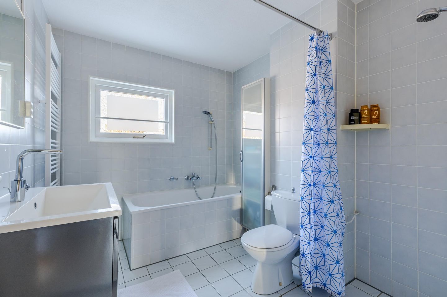 Photo 25 of Weidekruidveld 17