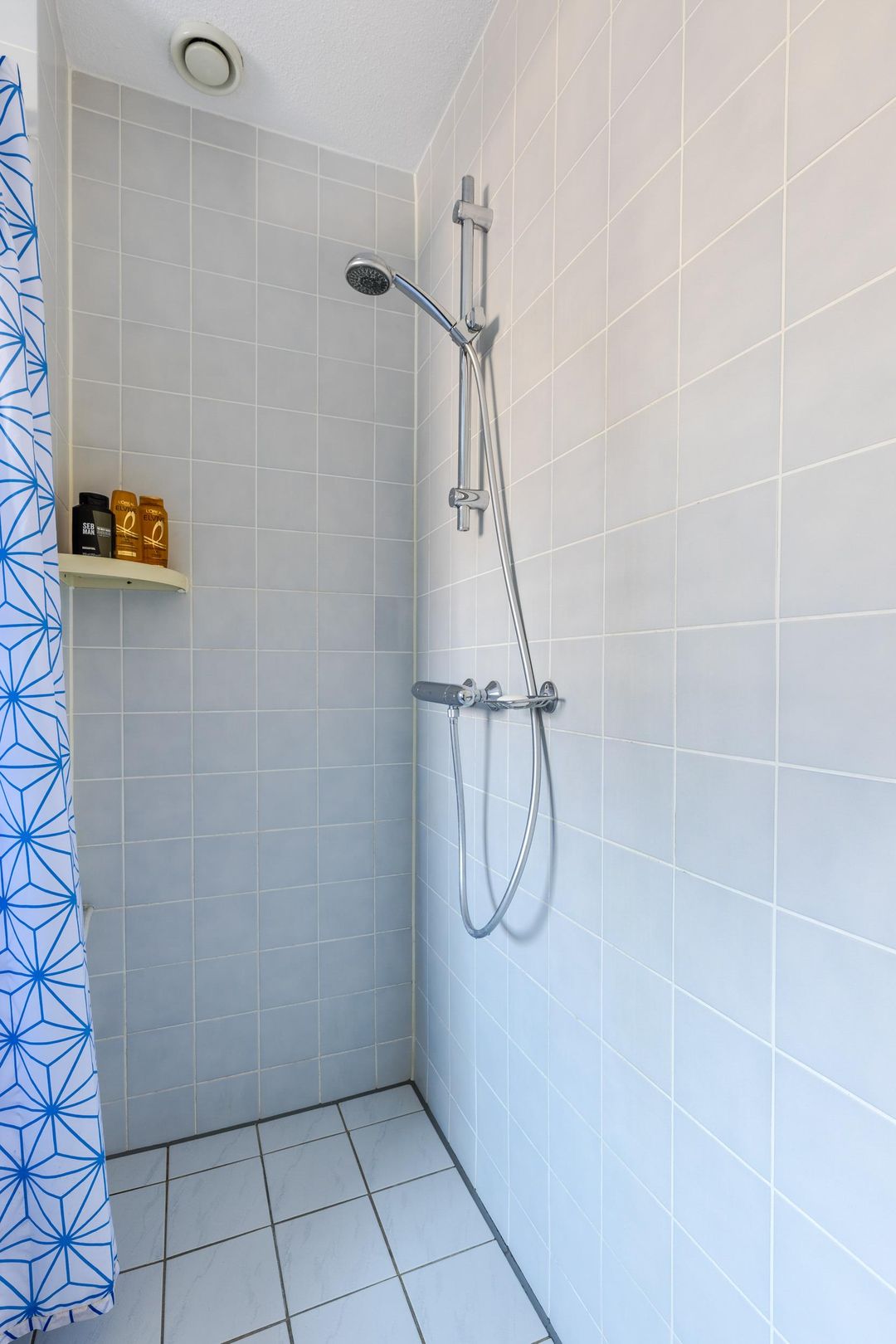 Photo 26 of Weidekruidveld 17