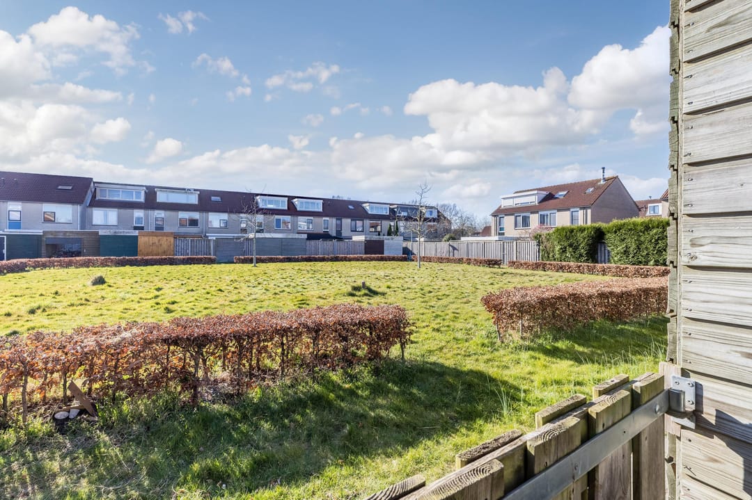 Photo 38 of Weidekruidveld 17