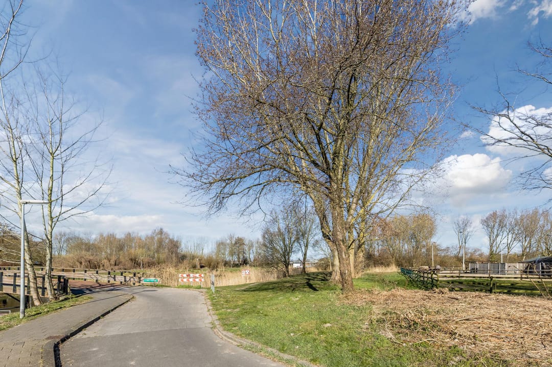 Photo 43 of Weidekruidveld 17