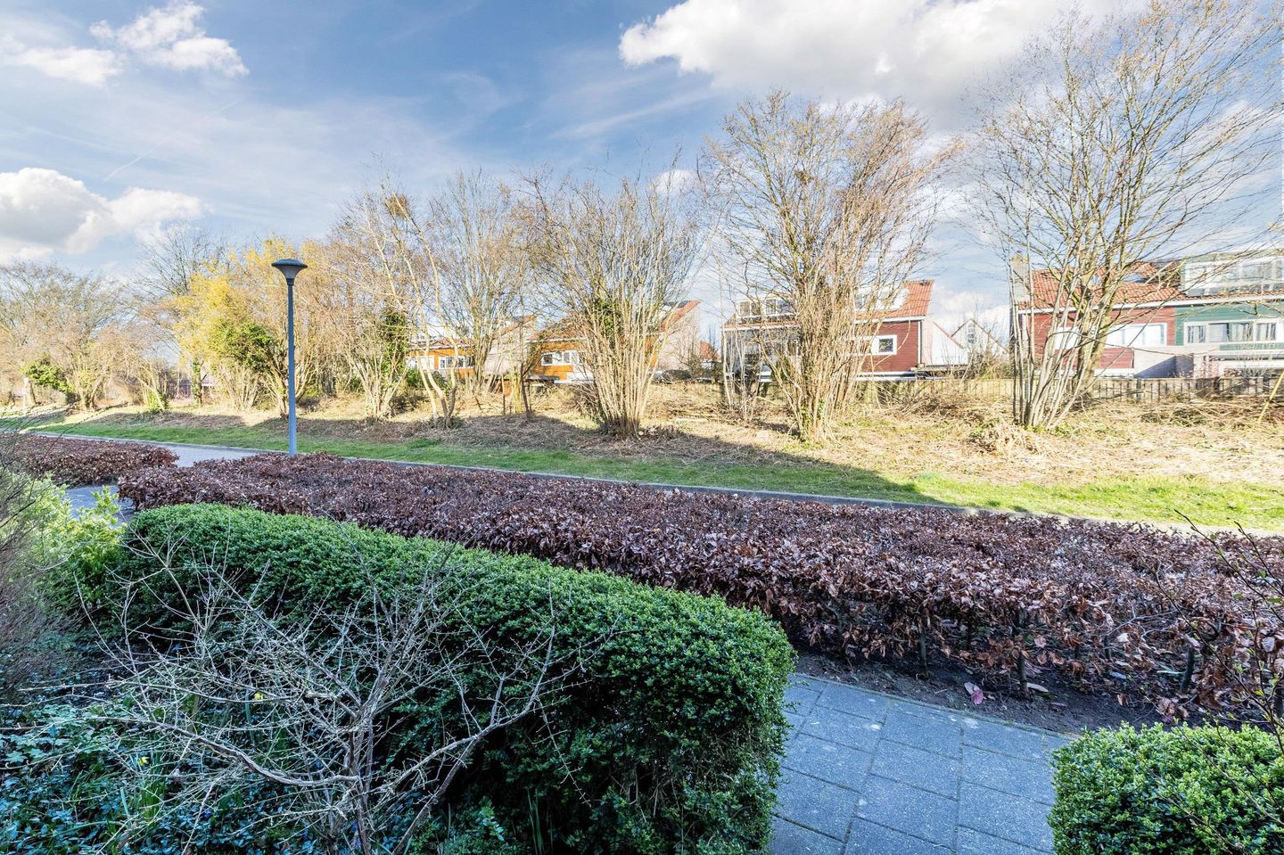 Photo 40 of Weidekruidveld 17