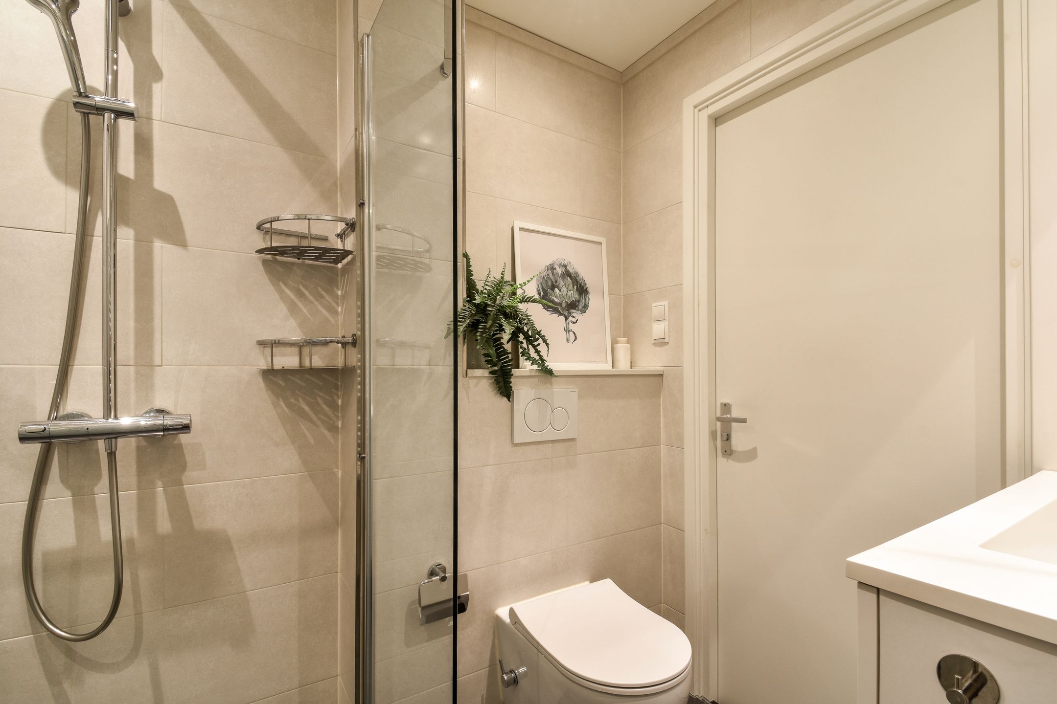 Photo 12 of Jasper Leijnsenstraat 4-2