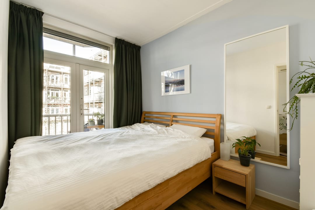 Photo 13 of Jasper Leijnsenstraat 4-2