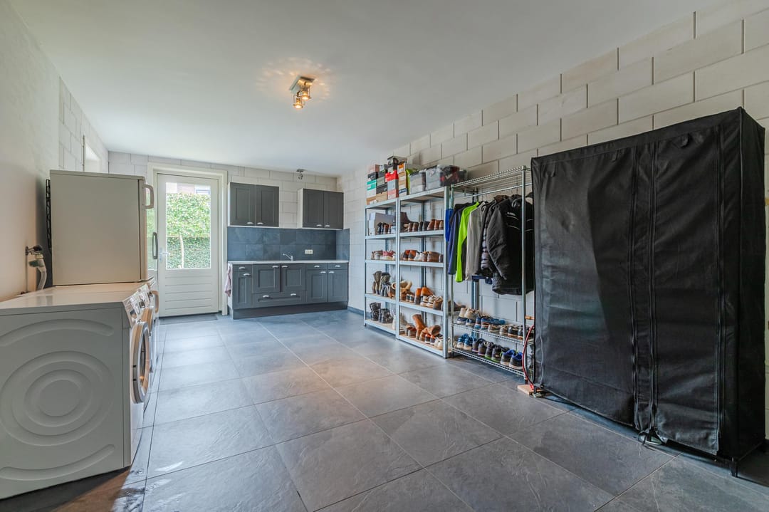 Photo 13 of Hofstraat 15