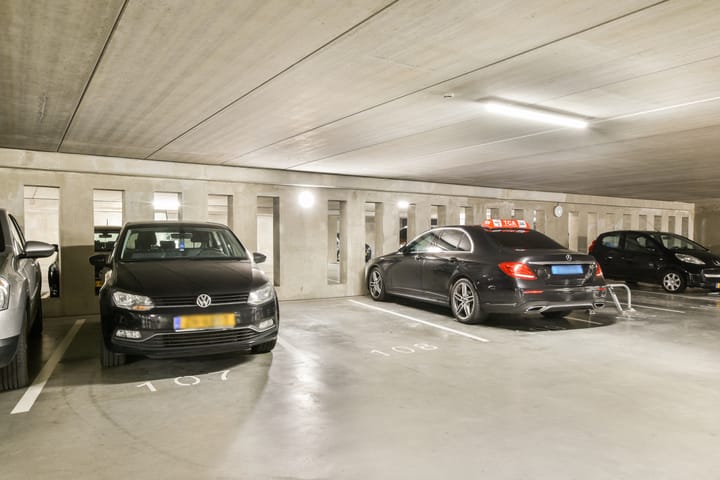 Foto 4 van Bezaanjachtplein 9