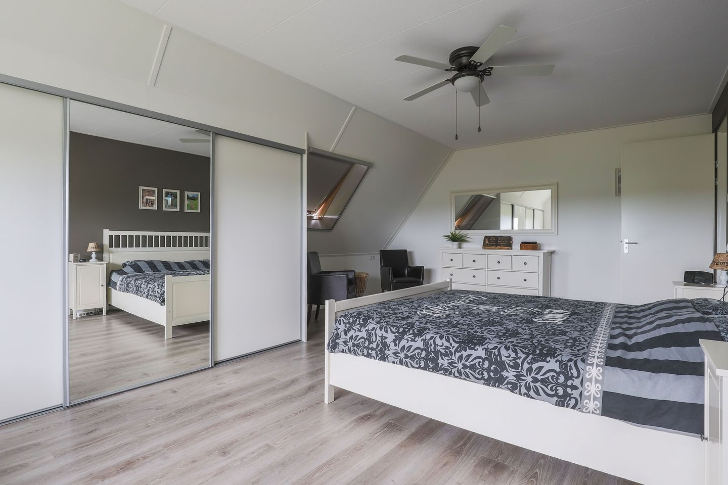 Foto 25 van Moerdamme 15