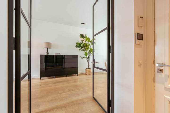 Foto 8 van Van Eeghenstraat 22-H