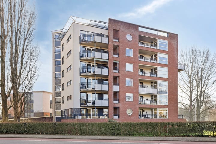 Foto 1 van Emmalaan 55