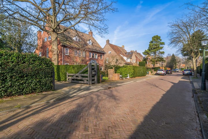 Foto 43 van Helmlaan 16