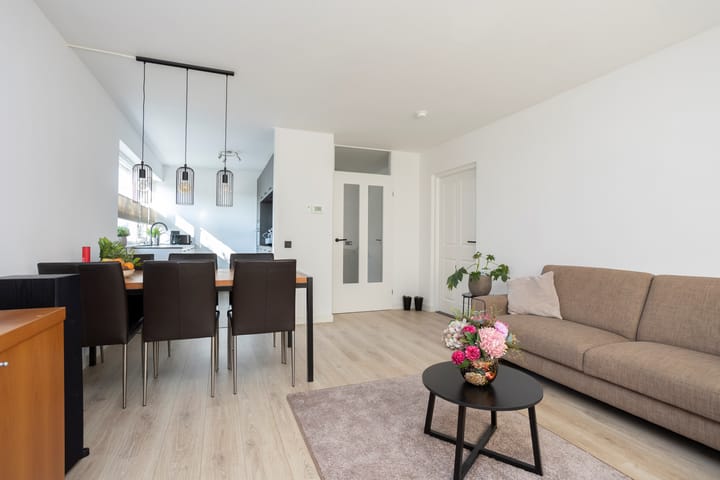 Photo 15 of Burgemeester Hendrixstraat 97