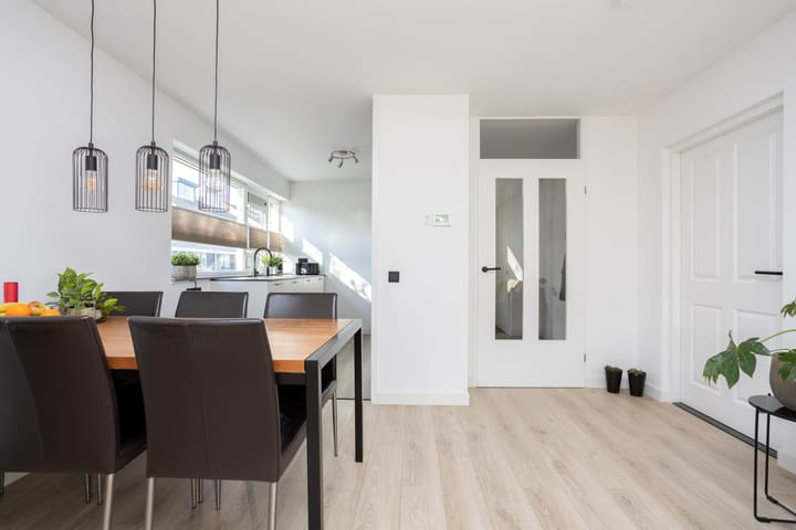 Photo 16 of Burgemeester Hendrixstraat 97