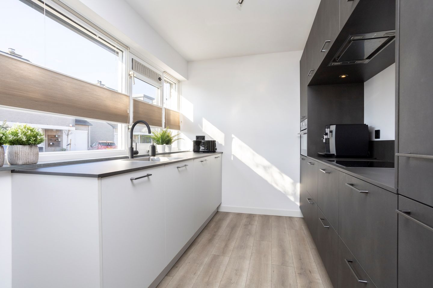 Foto 19 van Burgemeester Hendrixstraat 97