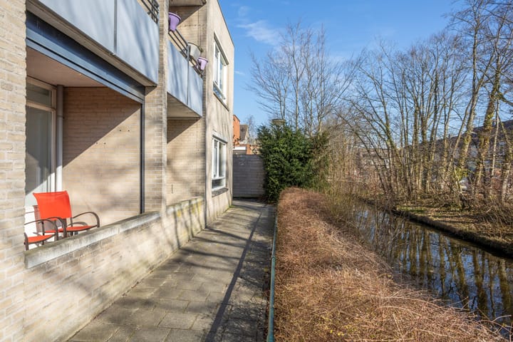 Photo 31 of Burgemeester Hendrixstraat 97