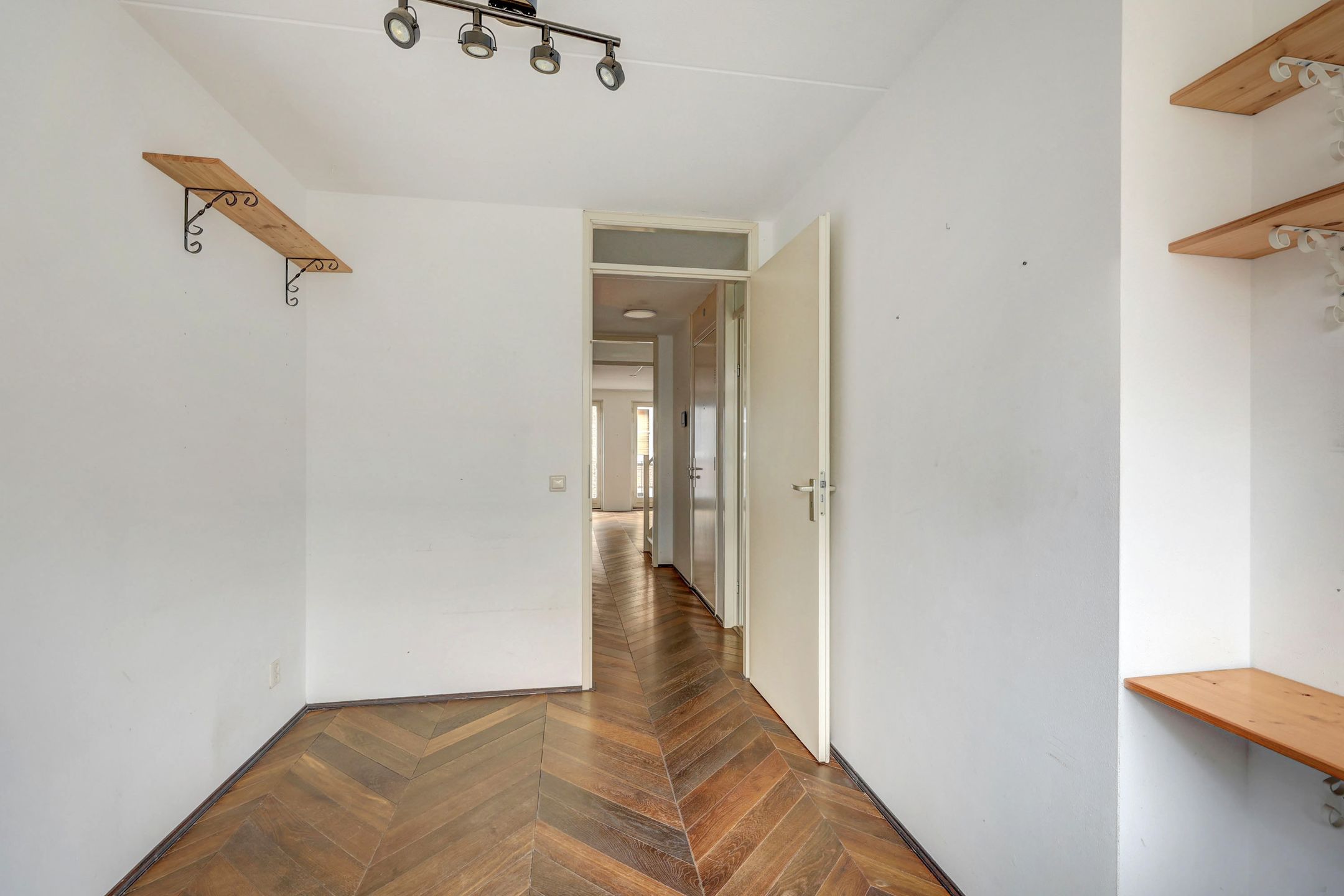 Foto 9 van Goudsbloemstraat 104-B