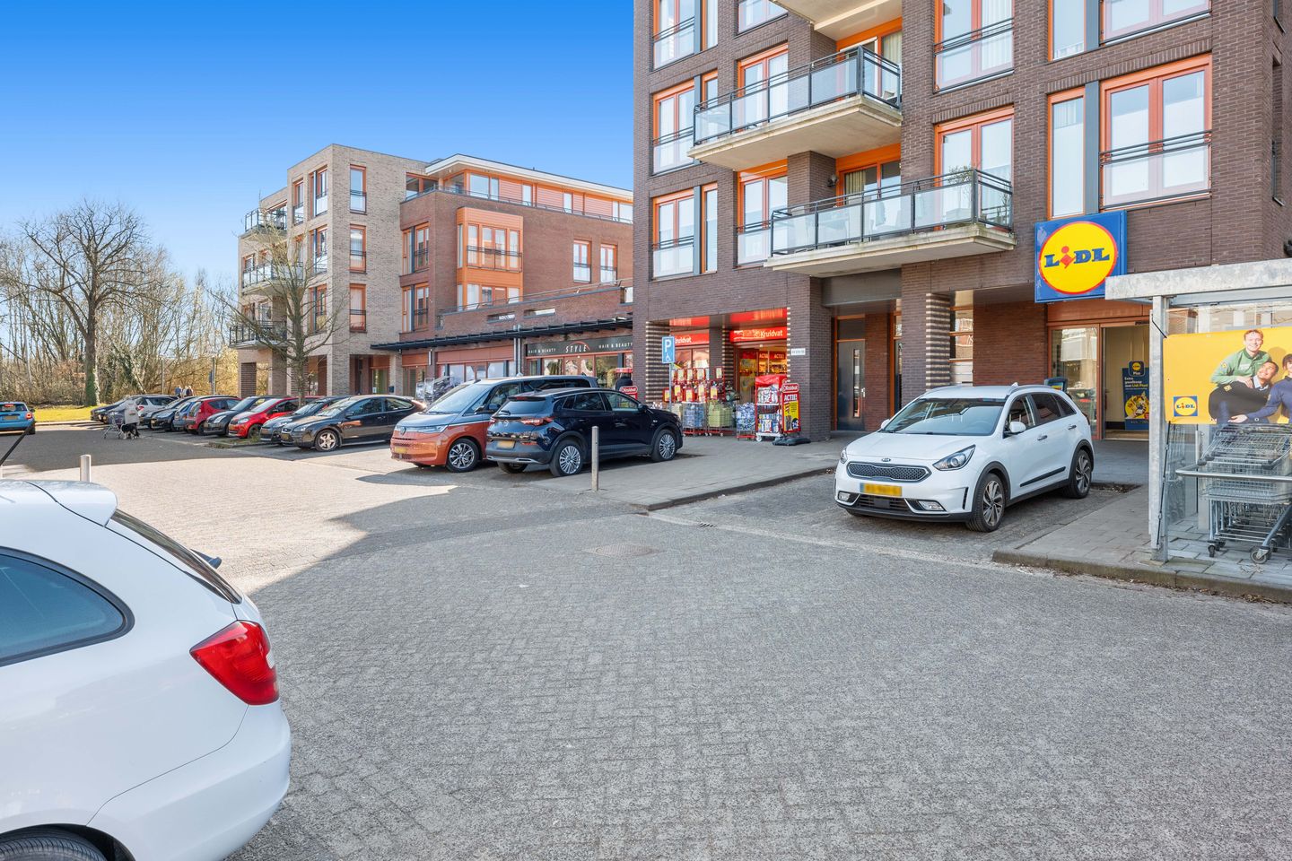 Photo 49 of de Trog 68