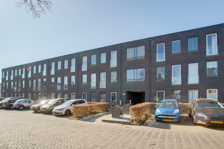 Photo 2 of Berlagestraat 40